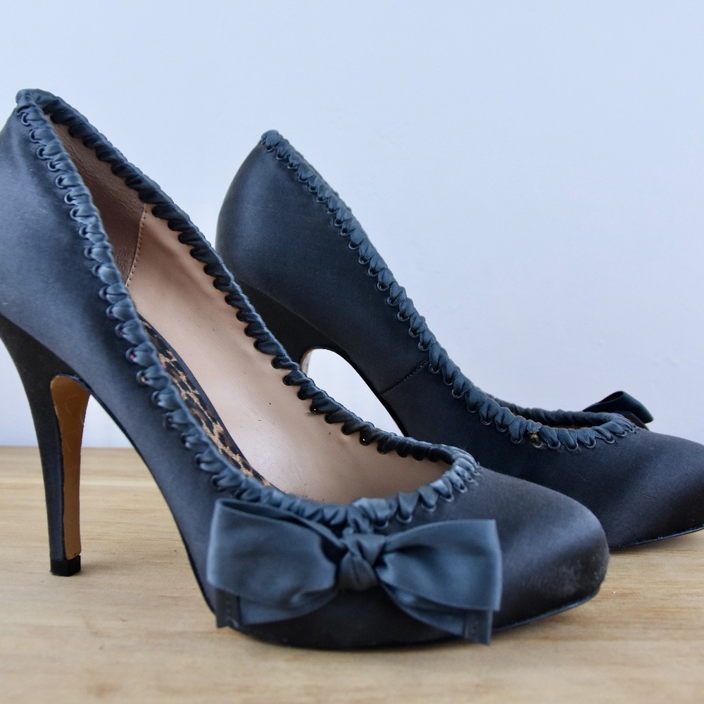 Betsey Johnson Grey Satin Heels With Bows